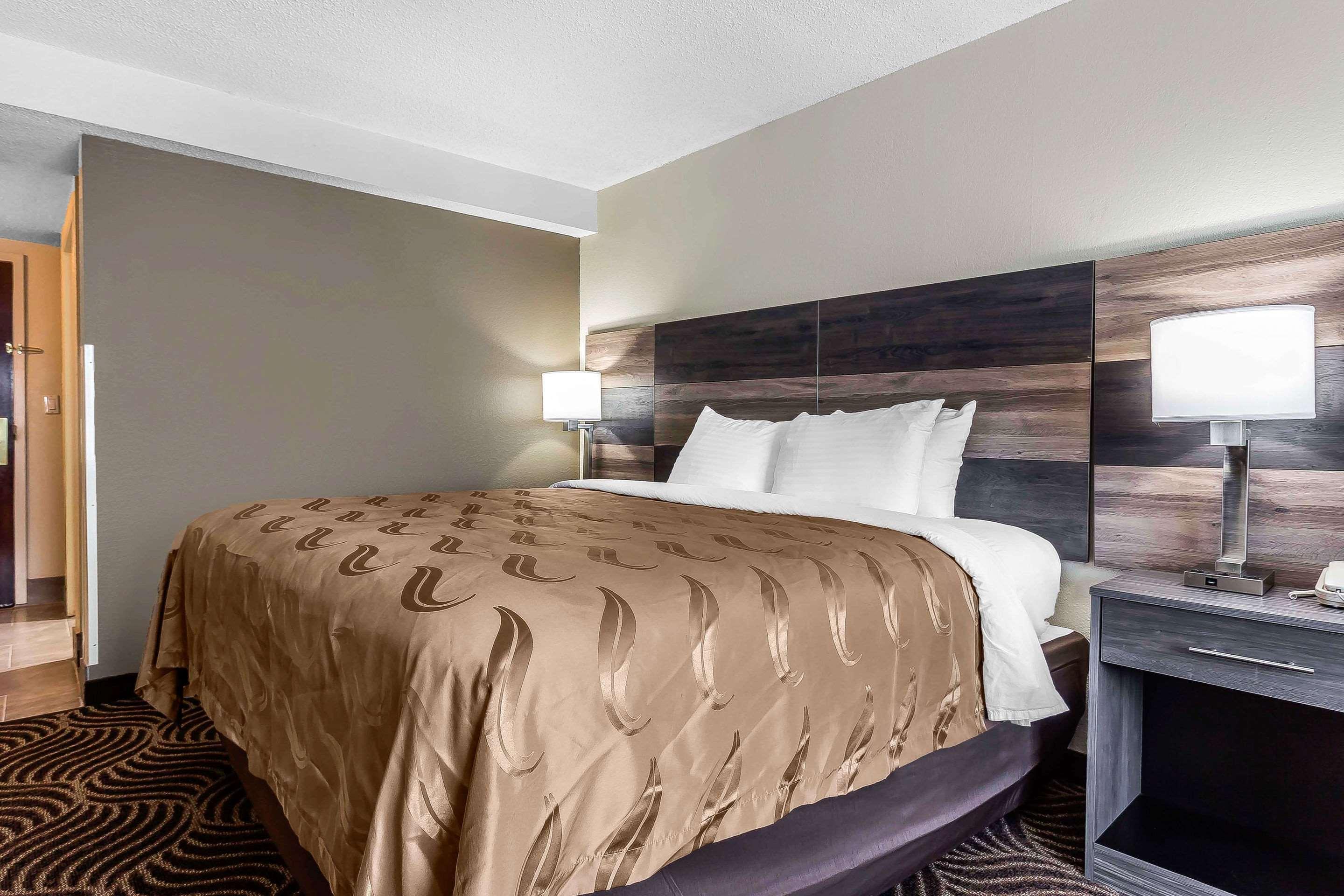 Quality Inn & Suites Salisbury Buitenkant foto
