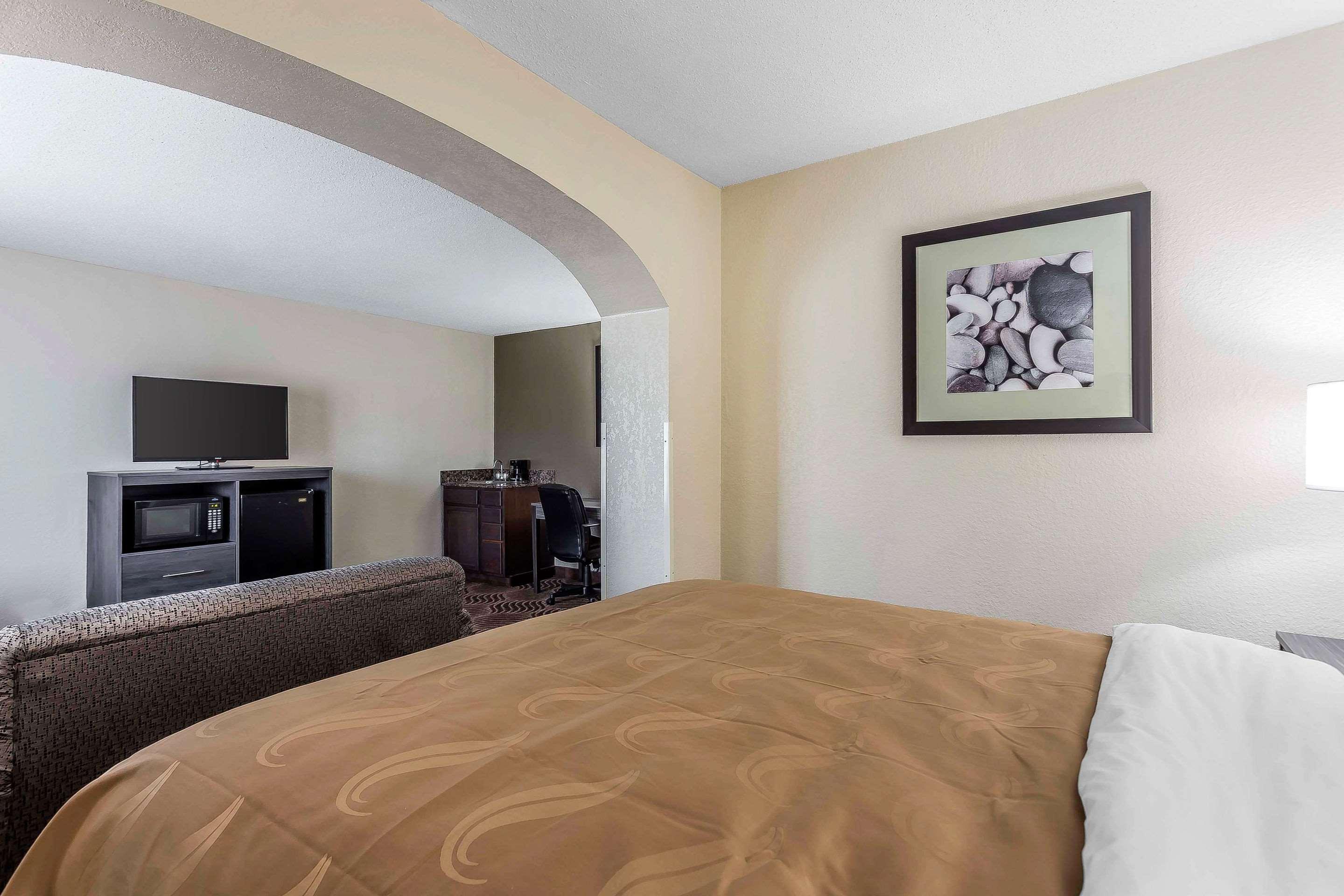Quality Inn & Suites Salisbury Buitenkant foto