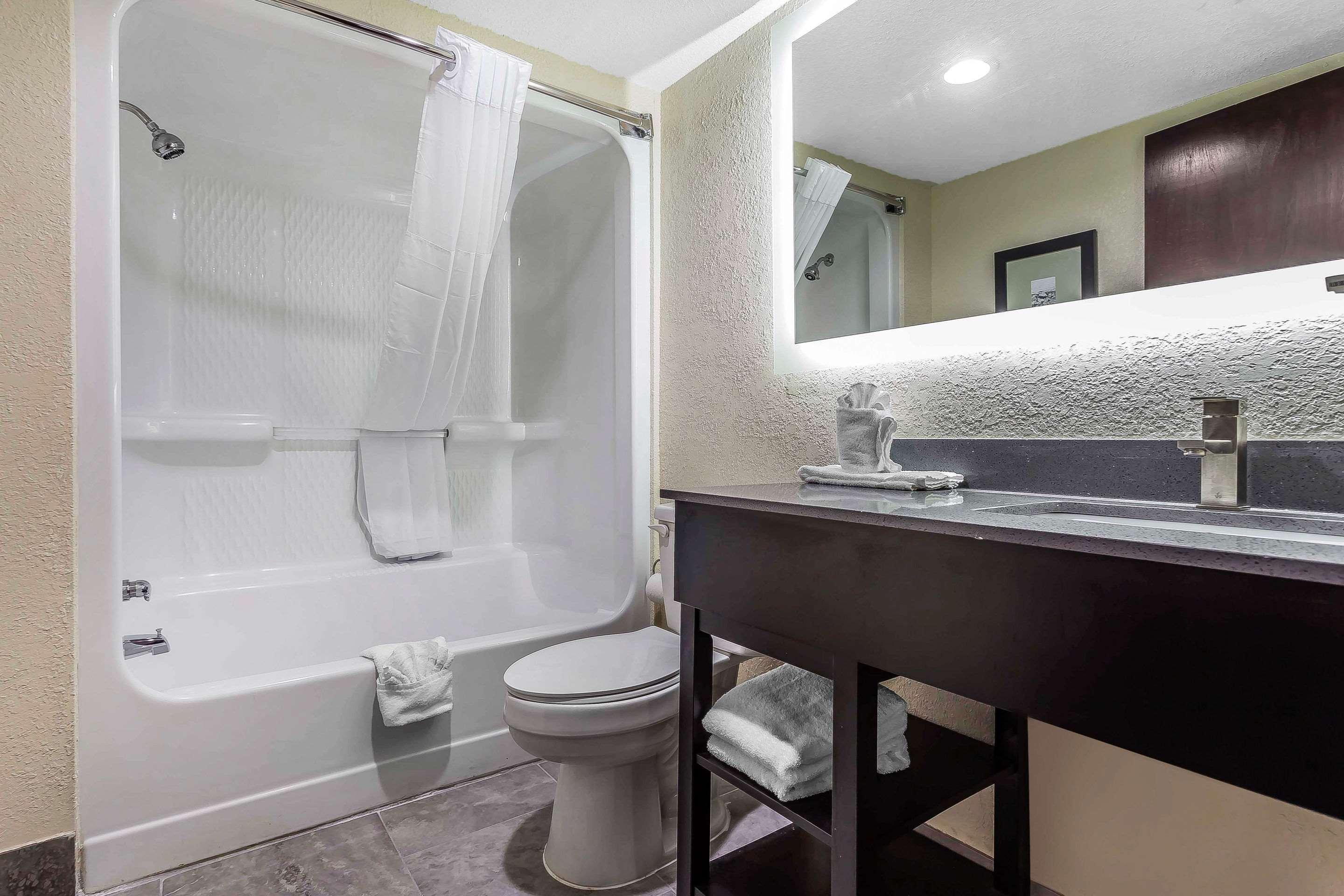 Quality Inn & Suites Salisbury Buitenkant foto