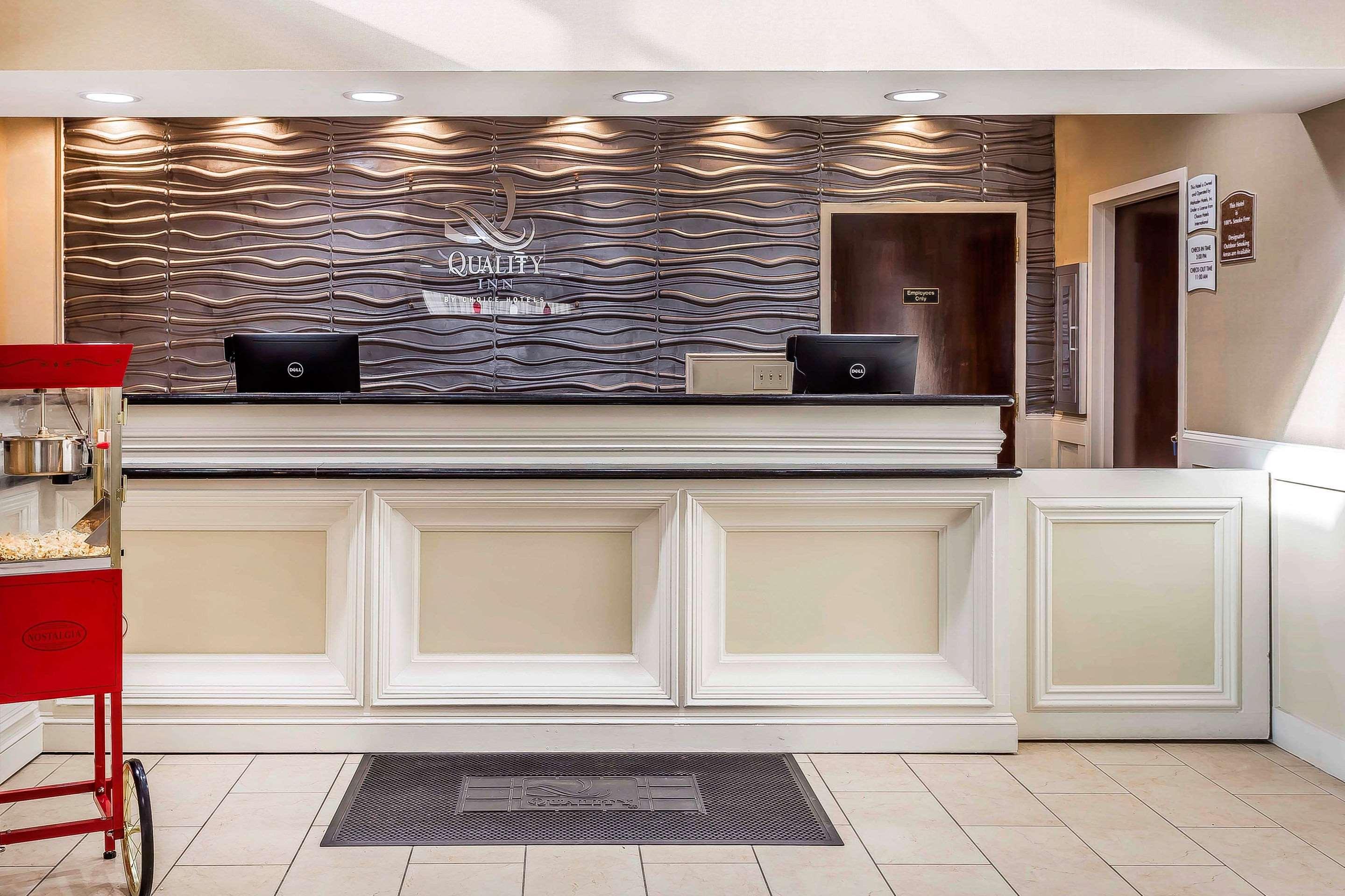 Quality Inn & Suites Salisbury Buitenkant foto