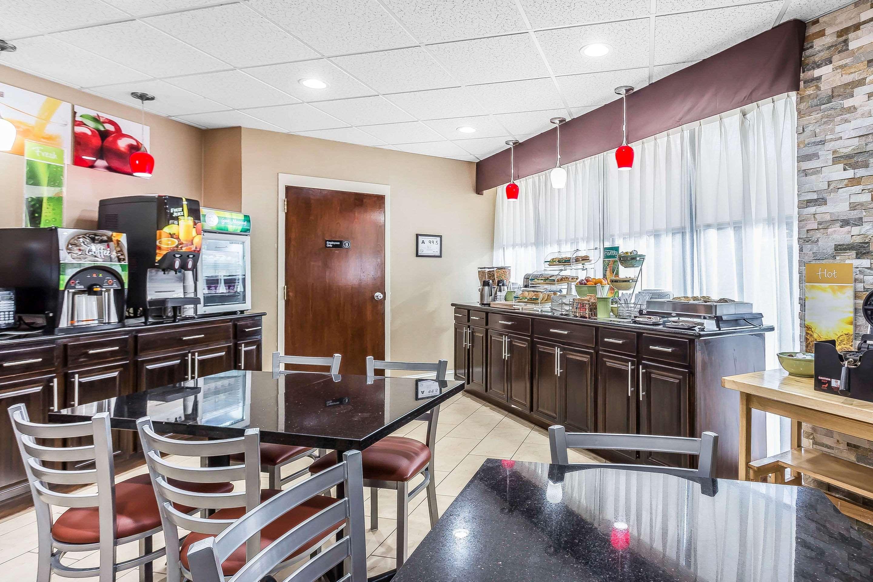 Quality Inn & Suites Salisbury Buitenkant foto
