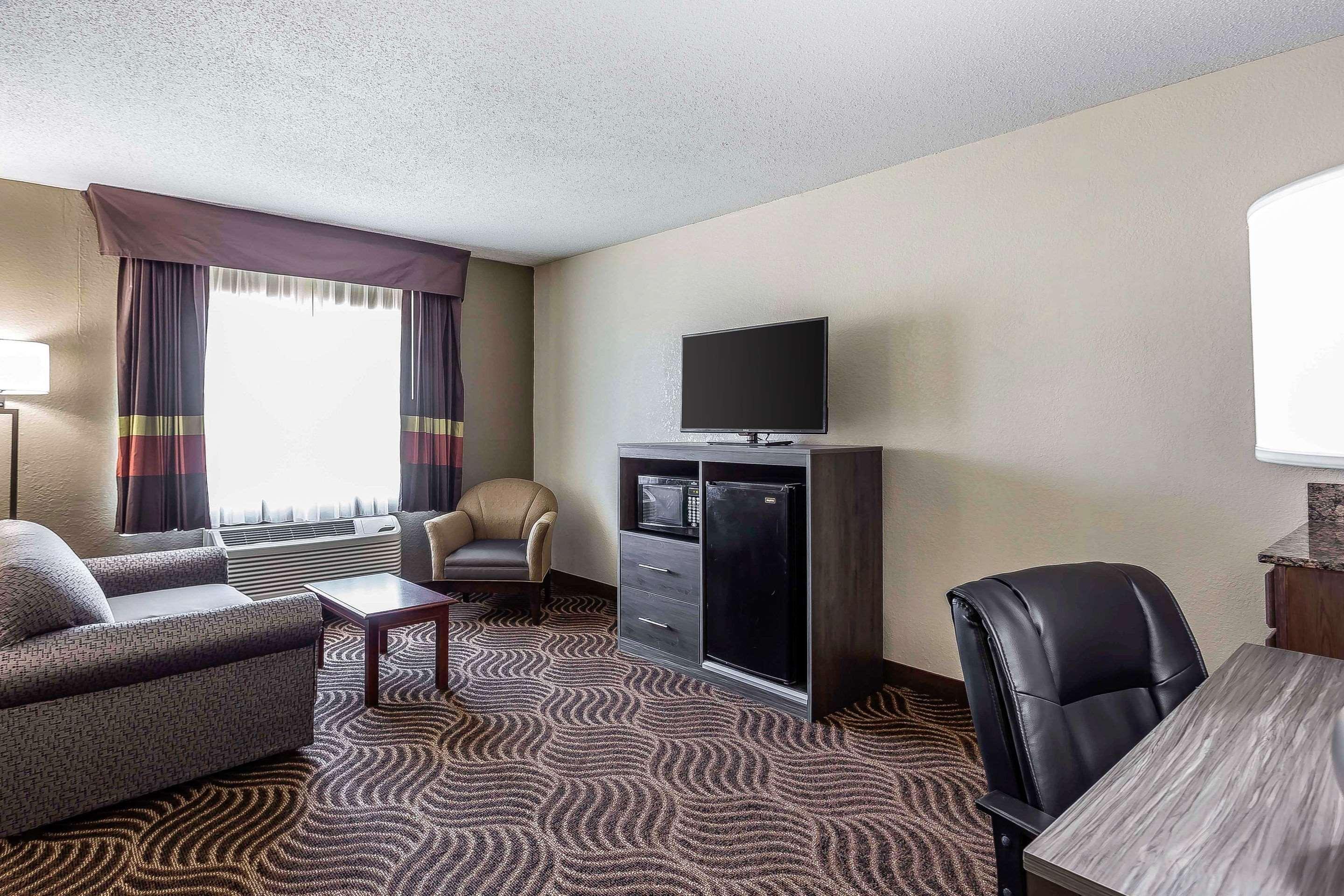 Quality Inn & Suites Salisbury Buitenkant foto